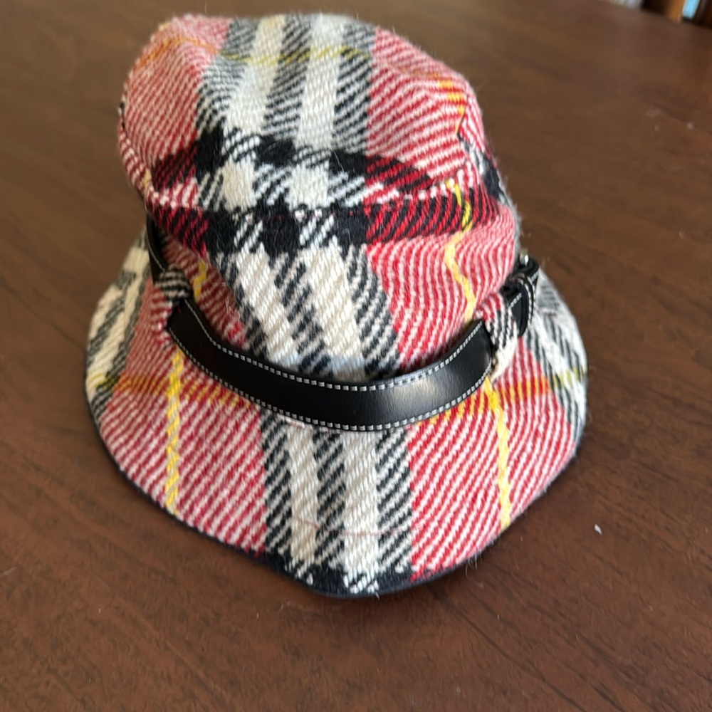 Burberry marching hat and scarf. 100% wool. Bucket style hat and fringed scarf